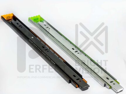 Guida per cassetto argento e nero